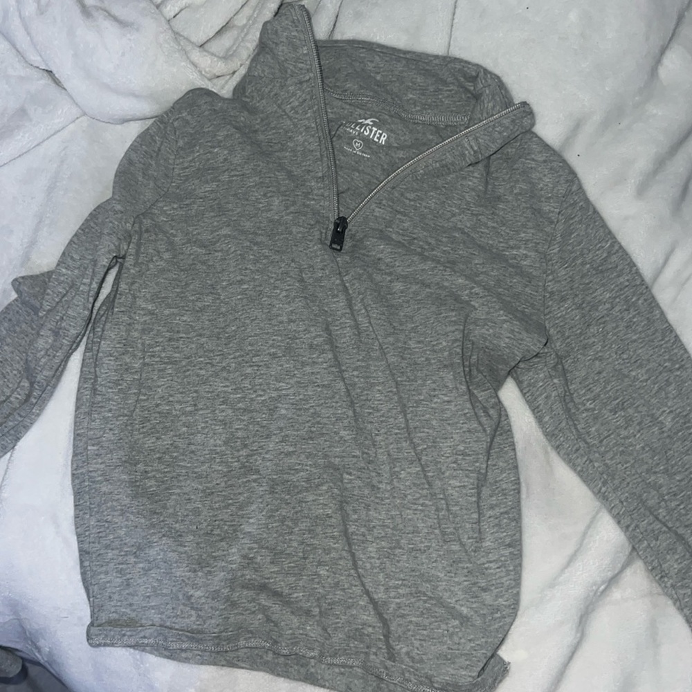 Size small sporty top